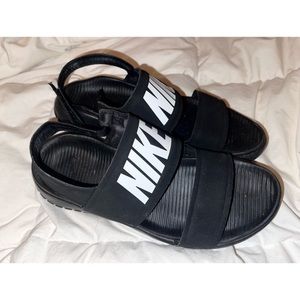 Used Nike Tanjun Sandals